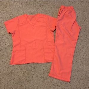 Wonder Wink XLP scrub set 🍑